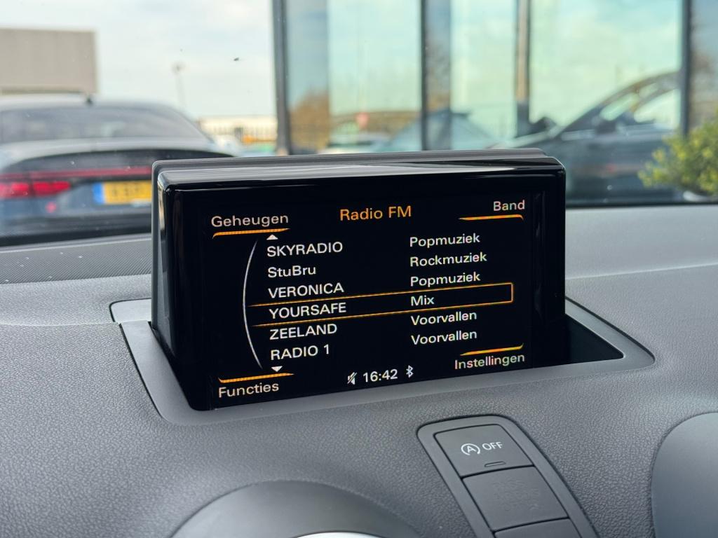 Audi A1 Sportback 1.0 tfsi s-line * nap * cruise control * 17 inch