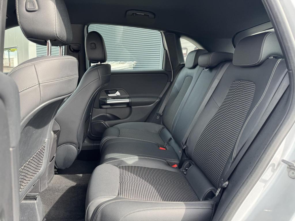 Mercedes-Benz B-Klasse 180 business solution incl. trekhaak afneembaar!