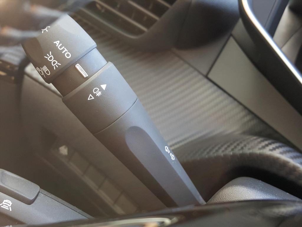 Peugeot 208 allure 1.2 pt-100pk navigatie | 3d-cockpit | cruise & climate |