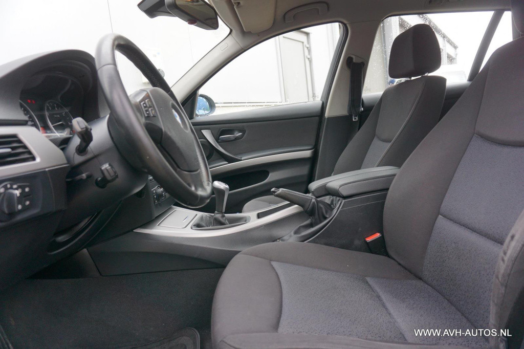BMW 3-serie touring 320i dynamic executive