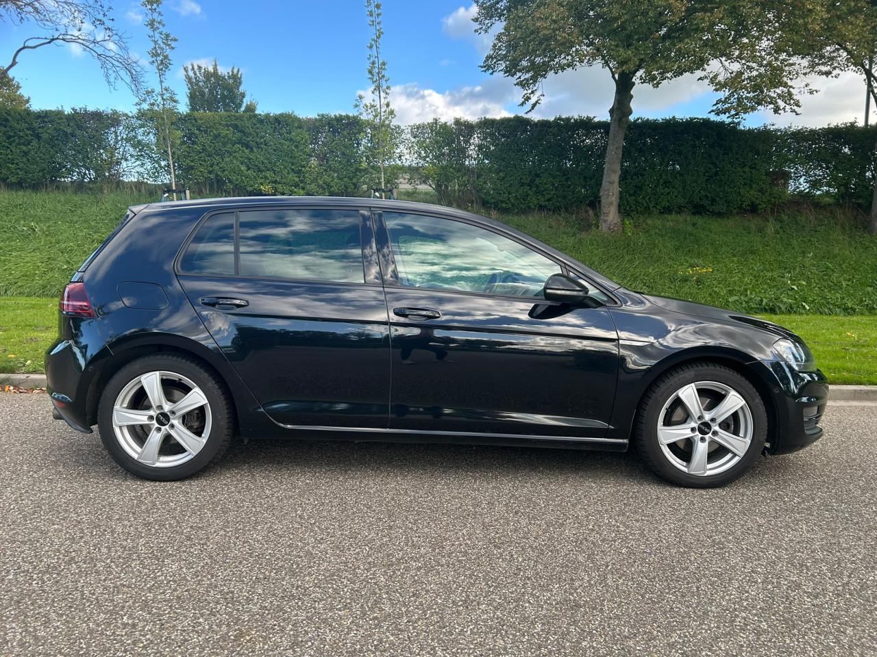 MC Meerman Classics bied in consignatie aan een nette VW Golf 7 Cup Edition