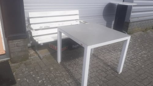 Tafels 90 x 90 cm witte & zwarte dik ALLUMINIUM.! Black & White Design.!
