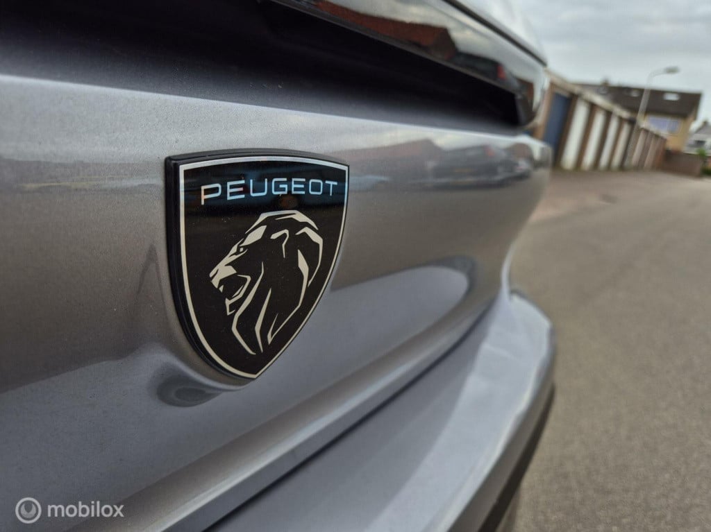 Peugeot 308 1.2 puretech allure / btw auto / automaat / led / acc / achteru