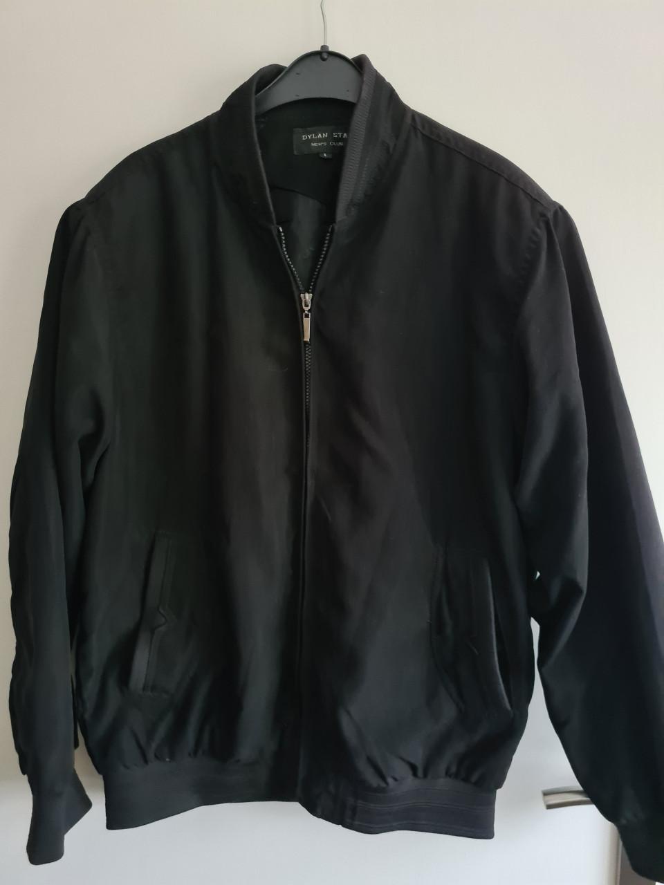 Mooi zwart gevoerd jasje met rits van Dylan Star Maat L