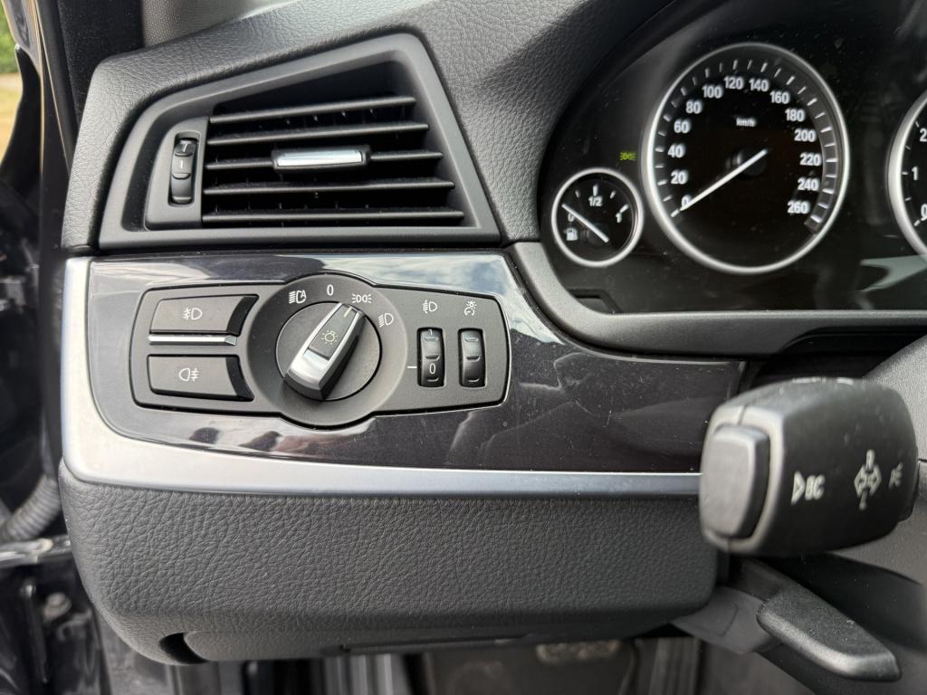 BMW 5 Serie 528i 6-cilinder executive sedan