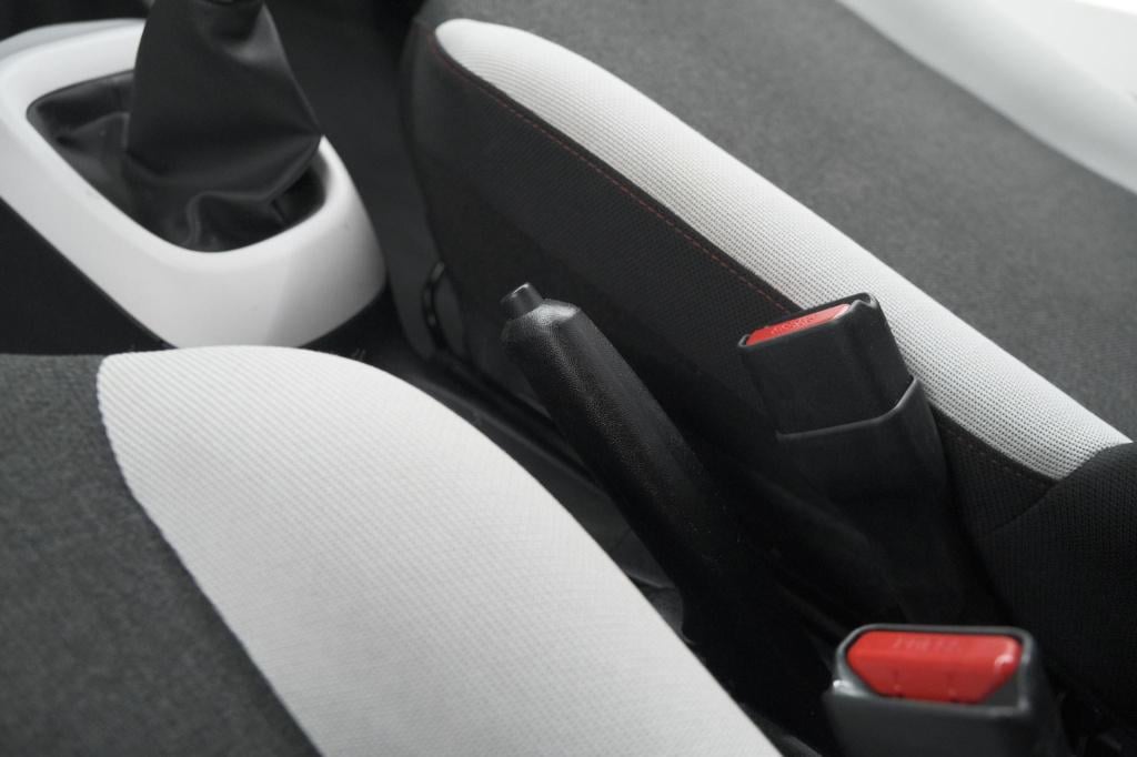 Citroen C1 1.0 vti feel | airco | bluetooth radio | getint glas | 5 deurs