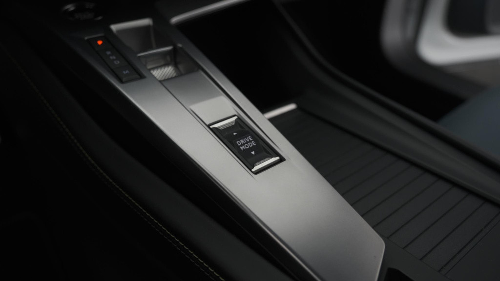 Peugeot 308 puretech 130 gt pack business | camera | dodehoekdetectie | app