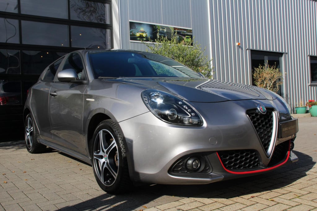 Alfa Romeo Giulietta 1.4 turbo multiair veloce tct - navi - cruise - uconne