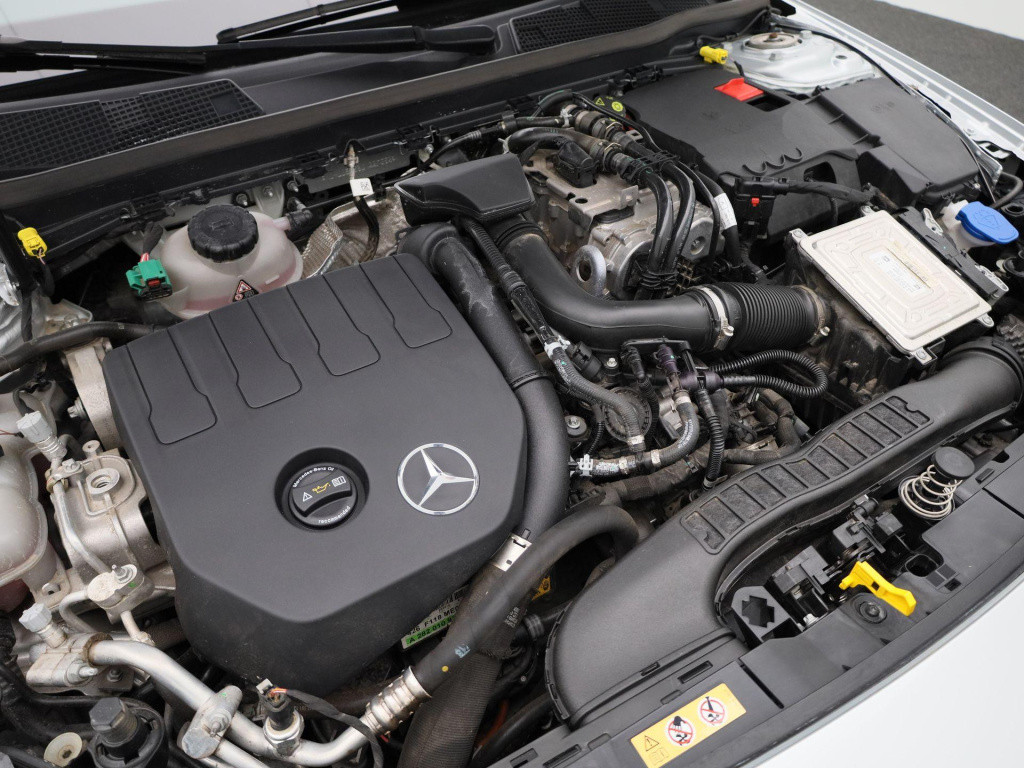 Mercedes-Benz Cla 250 e business solution luxury limited | automaat | lmv |