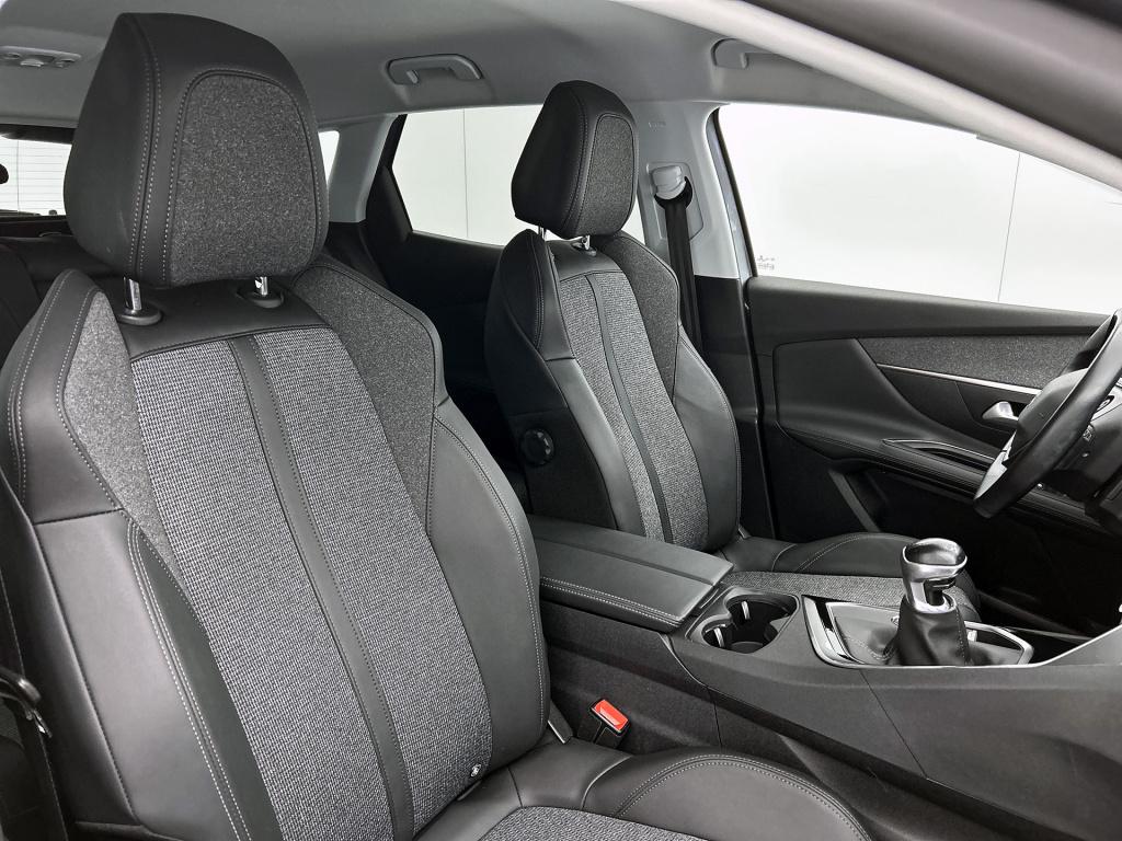 Peugeot 3008 130 pk blue lease premium | rijklaar | trekhaak