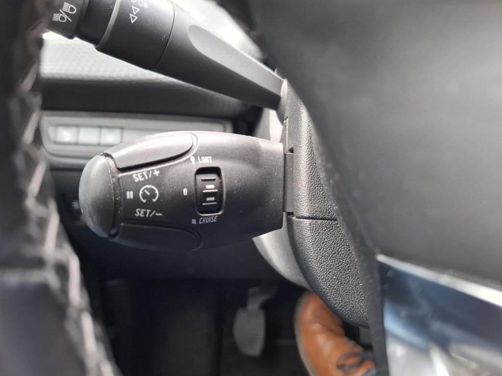 Peugeot 208 1.2 allure nav/clim/lmv/park