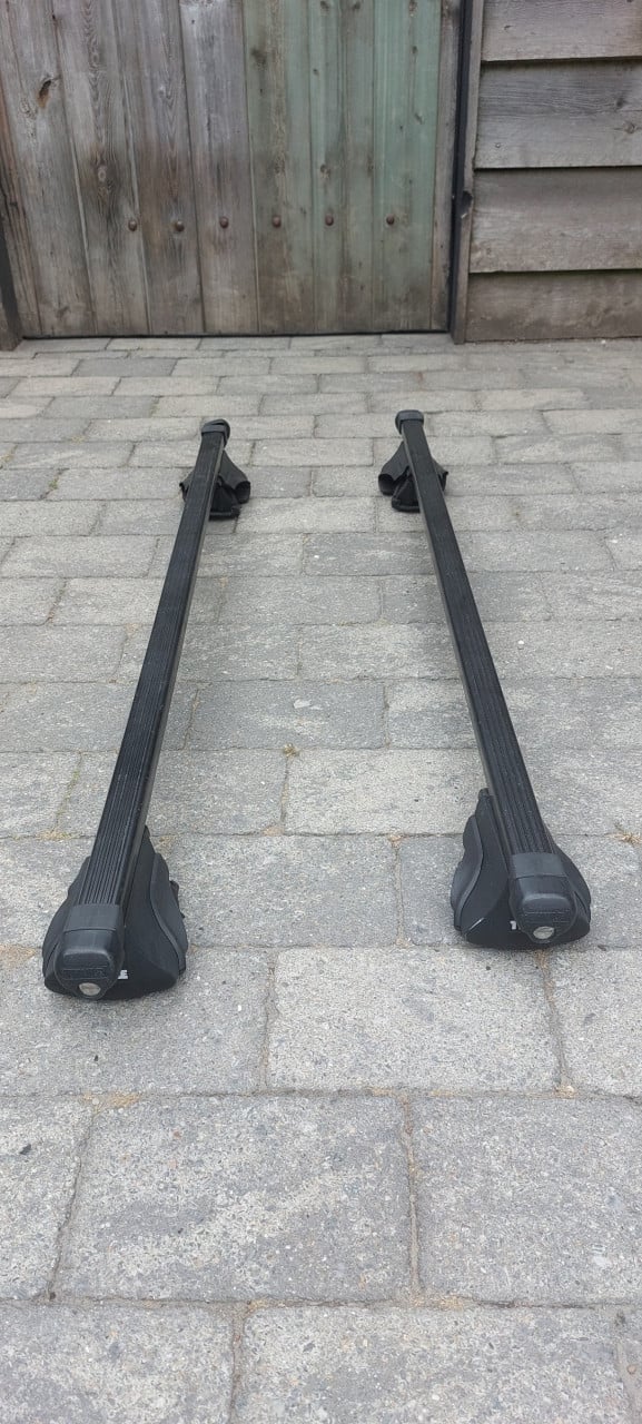 Thule dakkoffer incl dakdragers & Twinnyload fietsendrager
