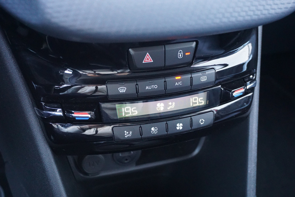 Peugeot 208 1.2 puretech allure climate / cruise / navi / lm velgen / nap