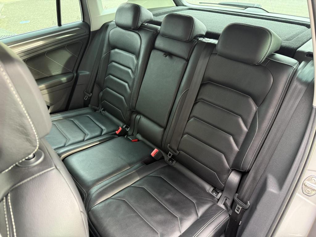 Volkswagen Tiguan 1.4 tsi 4motion highline r-line 1800kg/leder/digital/r-li