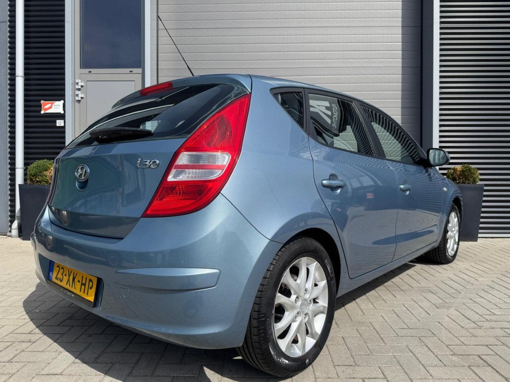 Hyundai I 30 1.6i dynamic luxe/156.000/nap/vol jaar apk/airco