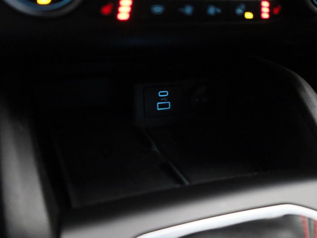 Ford Focus wagon 1.0 ecoboost hybrid st line style | trekhaak | climate con