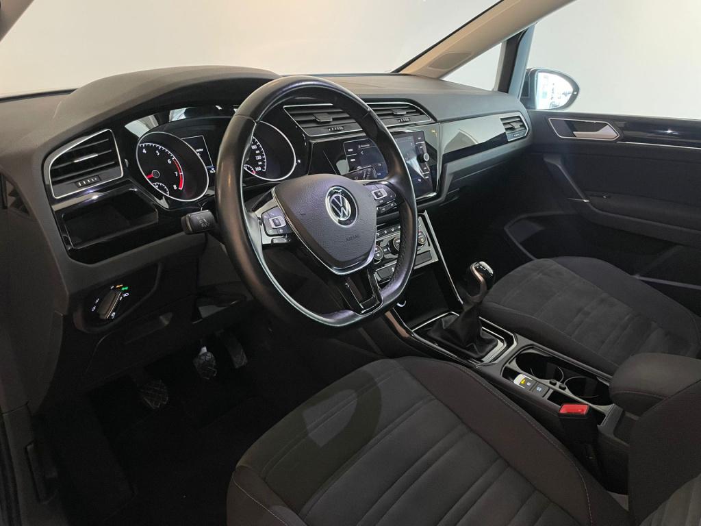Volkswagen Touran 1.5 tsi highline