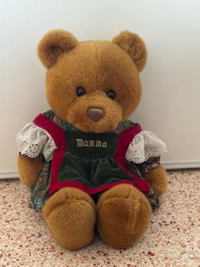 Vintage knuffelbeer "Mamma" met jurk