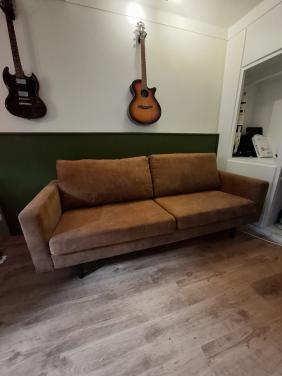 Tweezitsbank in bruine kleur