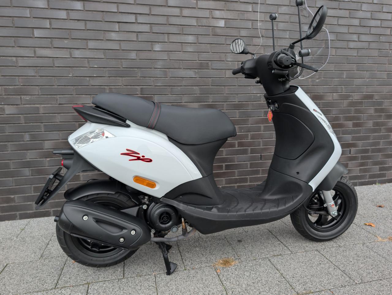 Piaggio Zip 4t Nieuwstaat