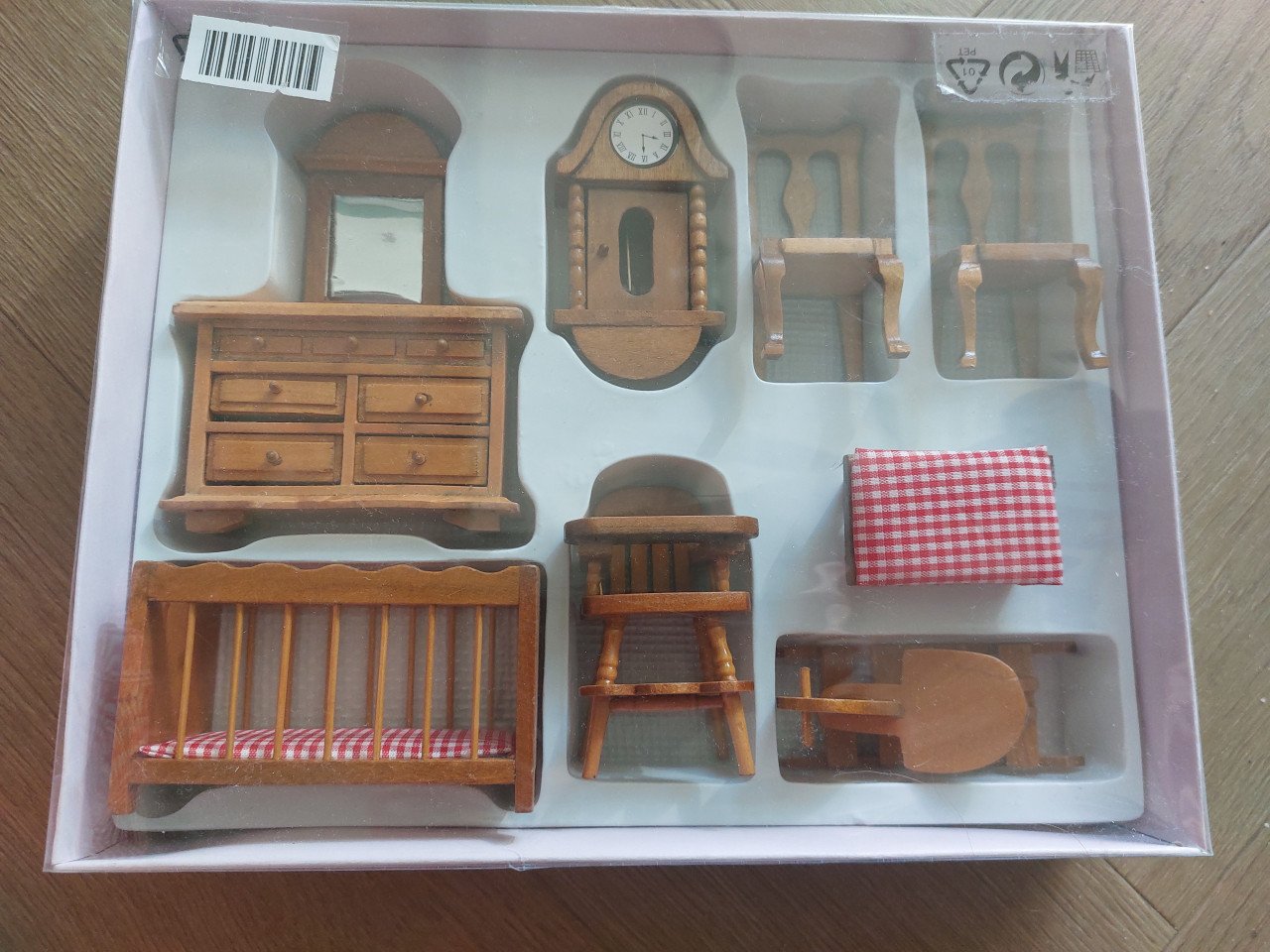 Poppenhuis spulletjes