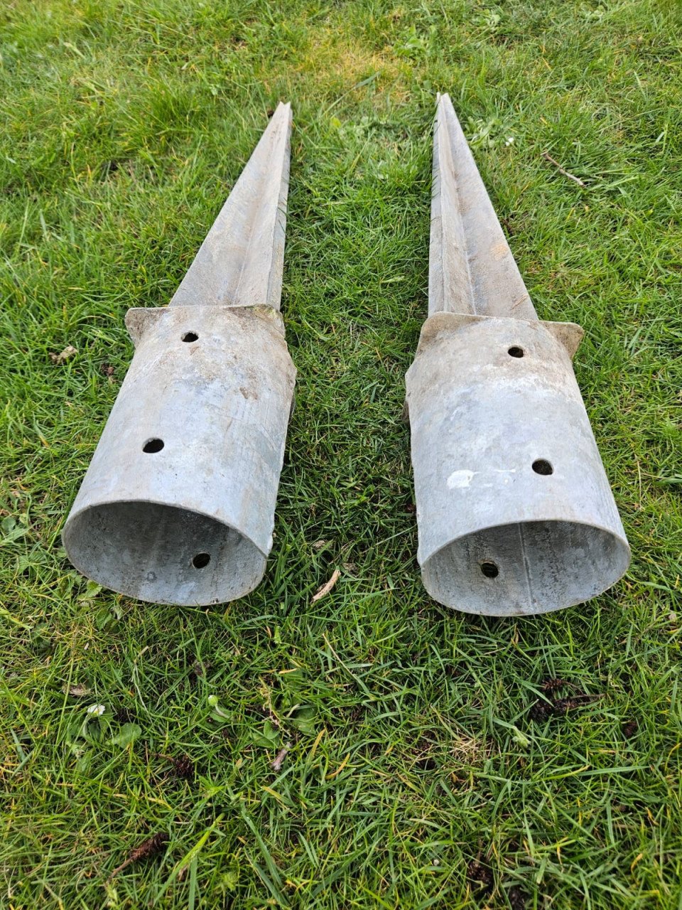 Paalhouder, Grondanker voor tuinscherm of schuttingpalen 10 stuks.