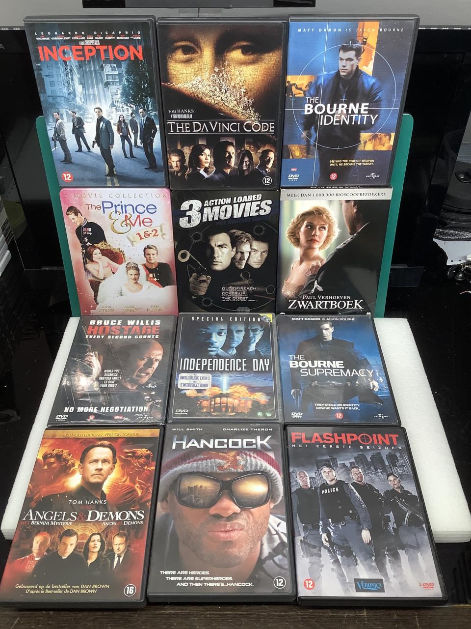 Stapeltje van 36 films op dvd. Kijk naar de bijgeleverde foto’s.