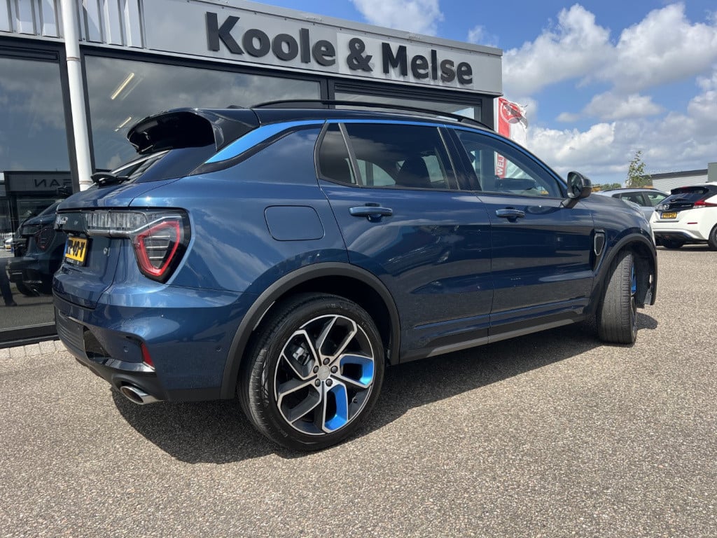 Lynk & Co 01 1.5 261pk plug in hybrid , panodak , 360gr camera , adaptive c