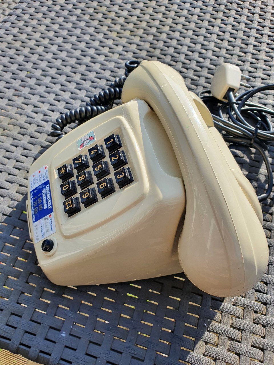 Vintage Jaren 70 huistelefoon T65-TDK de Luxe, is in zeer goede staat....