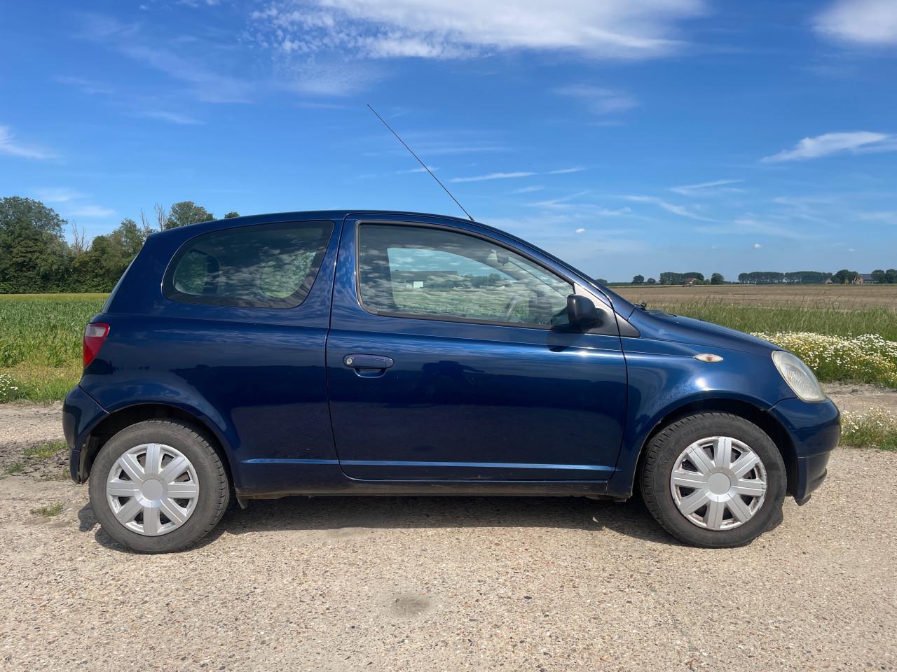 Toyota Yaris 1.0 16V Vvti 3DR 2001 Blauw