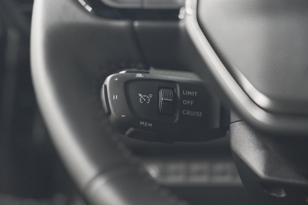 Peugeot 2008 hybrid 136 e-dcs6 allure | 360 camera | adaptieve cruise contr