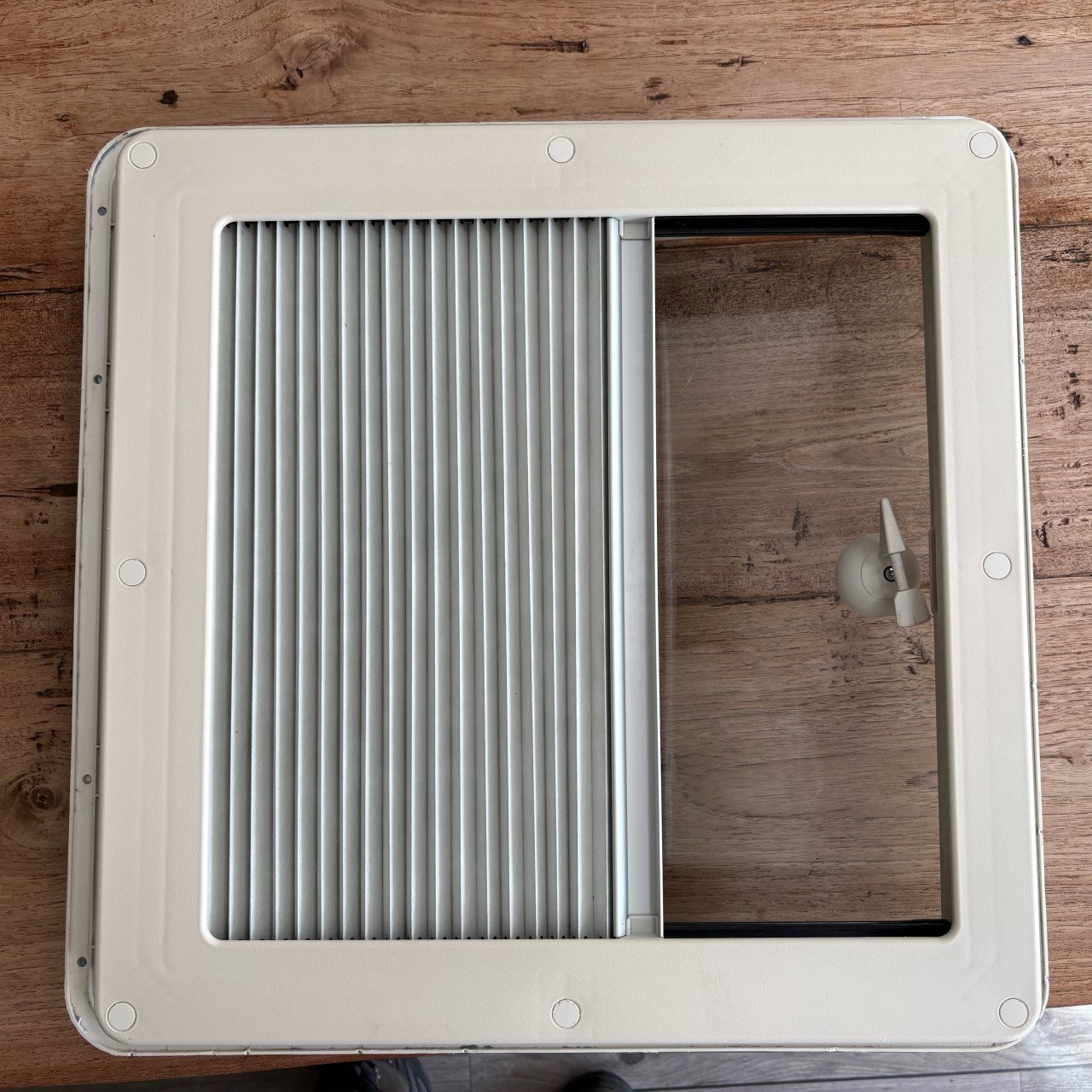 Dakvenster voor caravan of camper 40x40