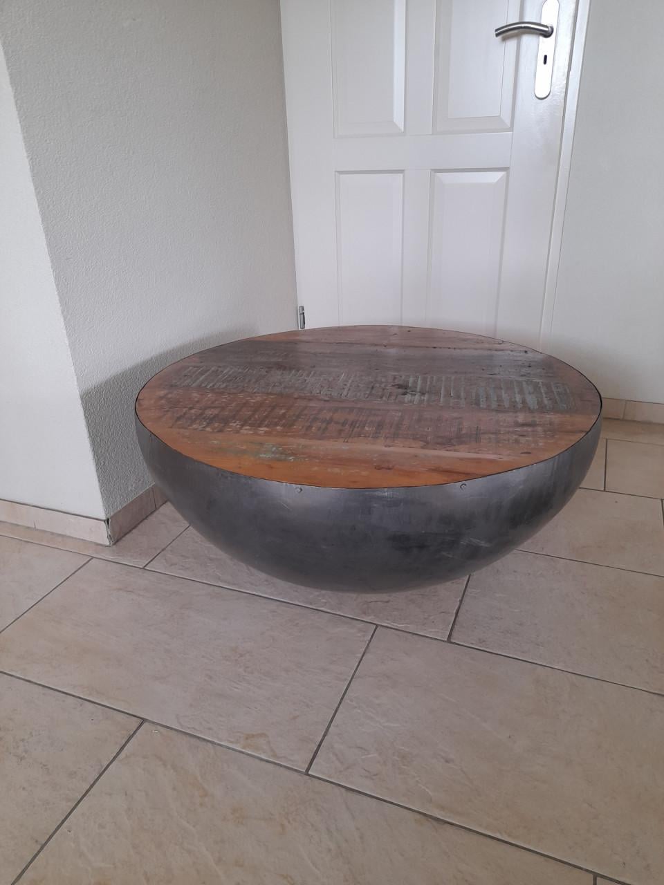 Super gave  design salon tafel 90 x 40H ( in goede nette staat)