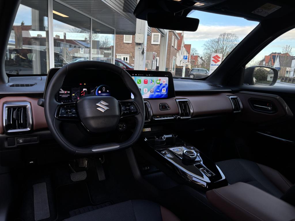 Suzuki E Vitara style 61 kwh