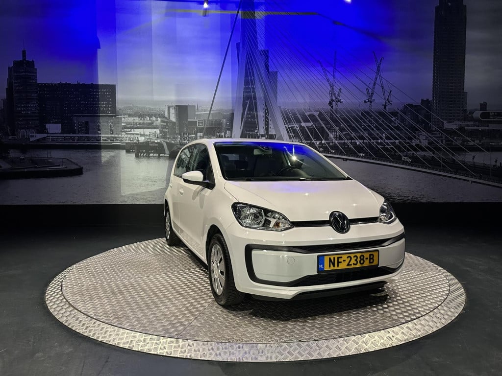 Volkswagen UP! 1.0 bmt move up! *camera*pdc*cruise*