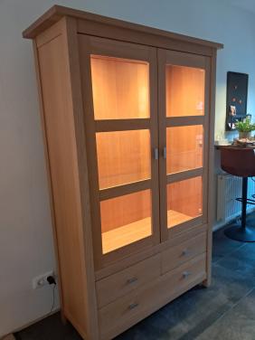 Houten vitrinekast