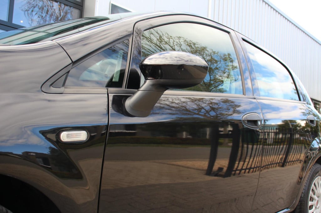 Fiat Punto evo 1.2 lounge - elek pakket - airco - 5drs - nap - dealer oh!