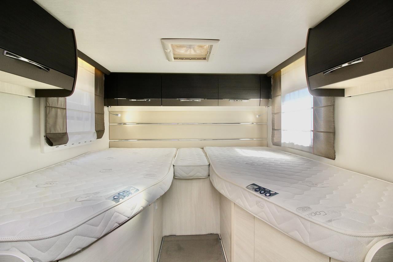 Chausson Welcome 727GA (Lengtebedden+ Hefbed, Nieuwstaat!!!)