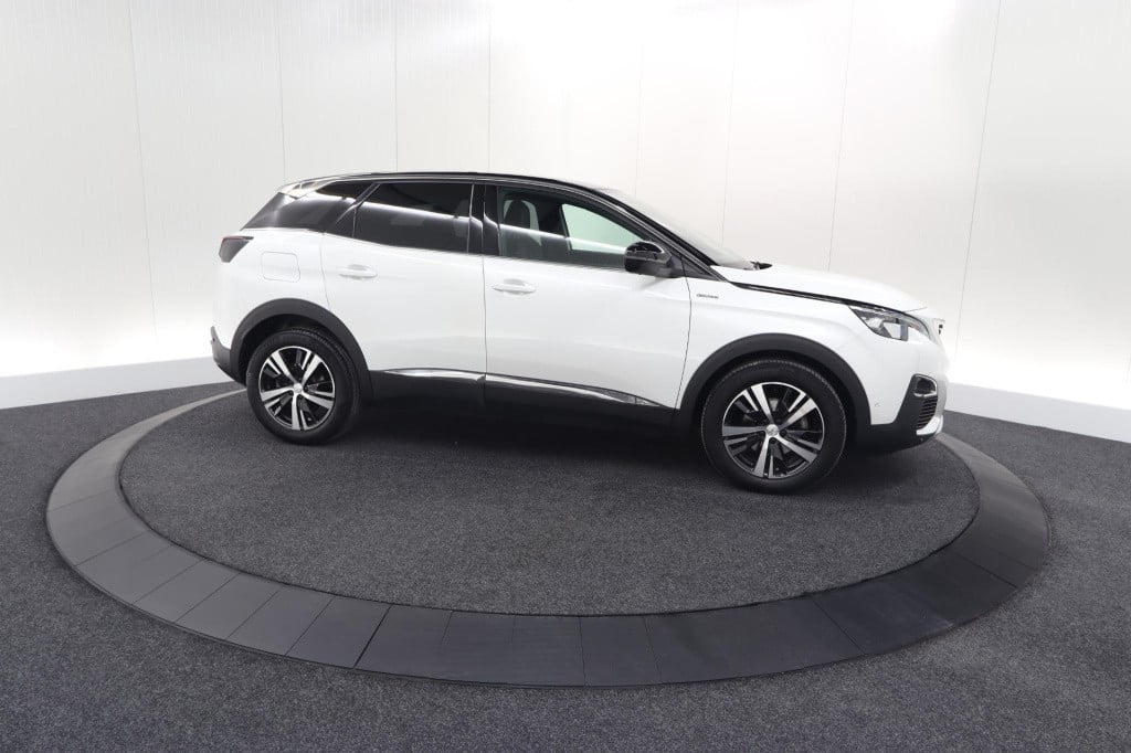 Peugeot 3008 puretech 130 gt-line | camera | dodehoekdetectie | navigatie |