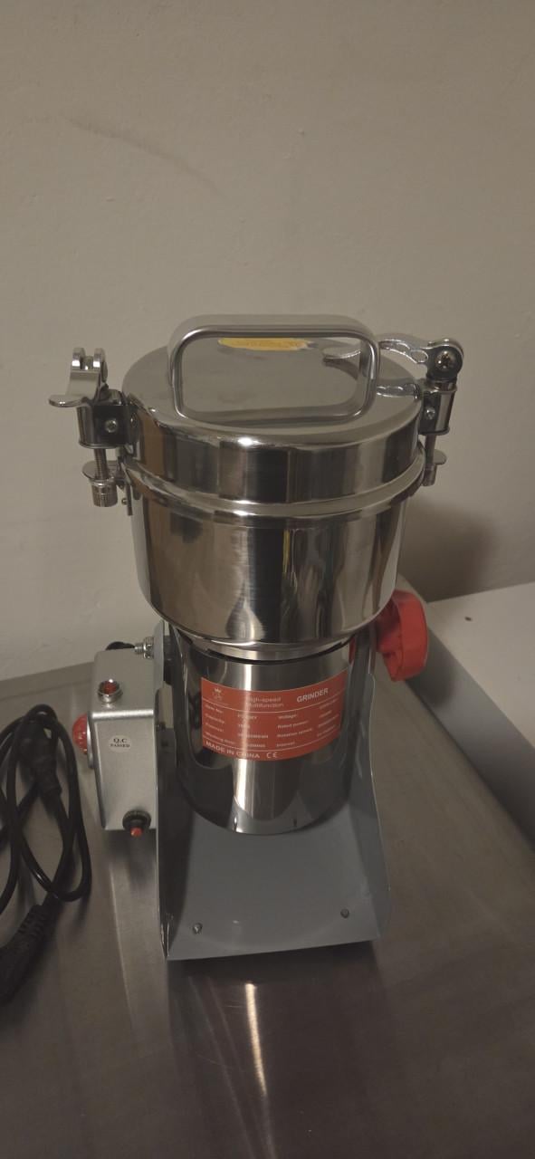 Grinder/molen voor graan, kruiden, koffie etc