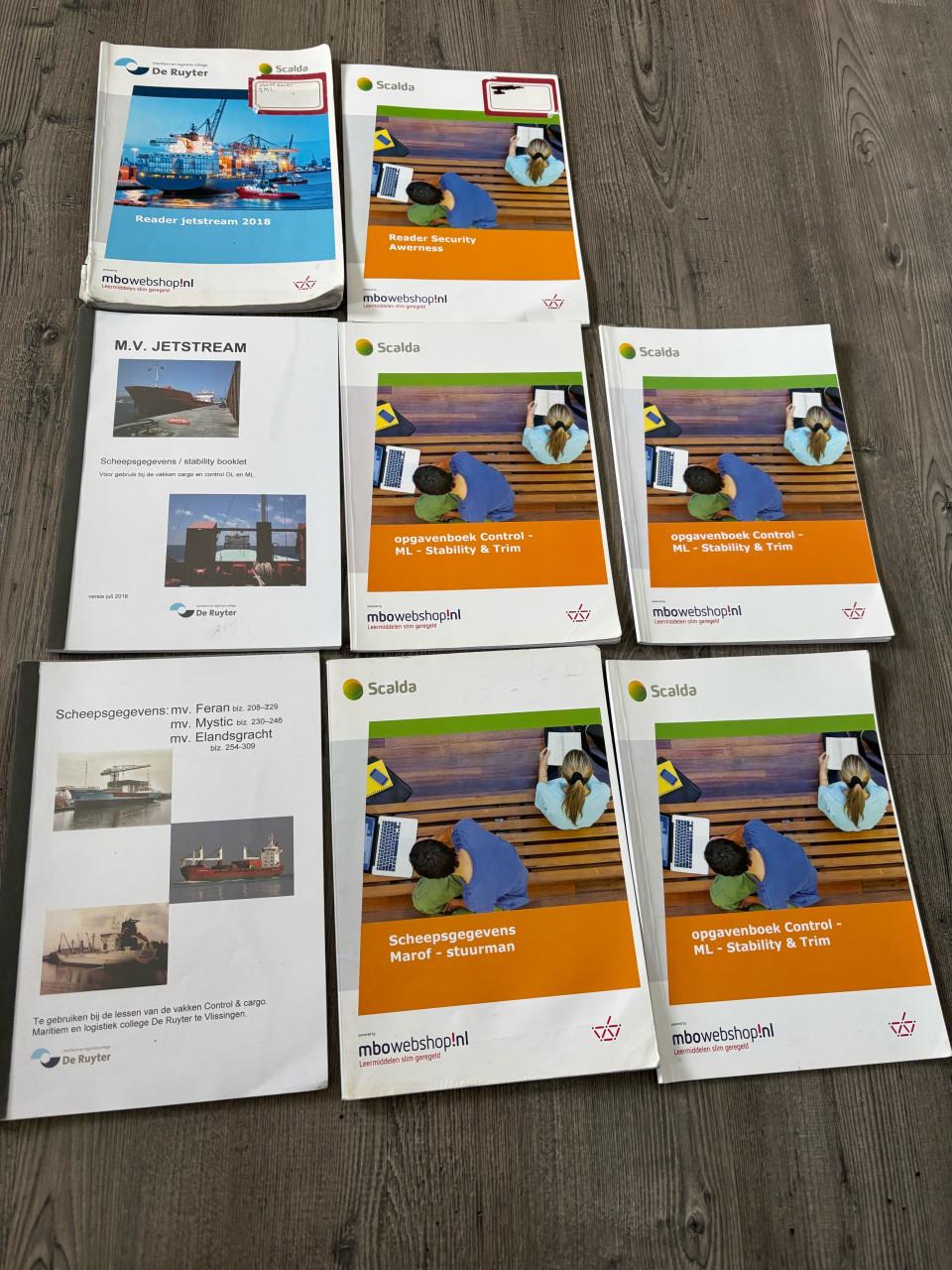 Boeken maritiem officier alle schepen nautisch en technisch