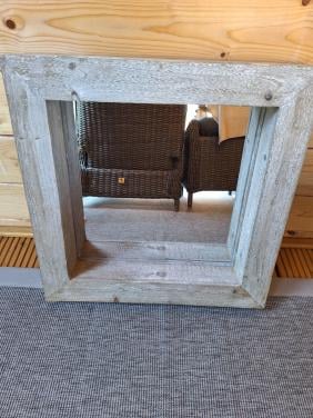Mooie houten spiegel