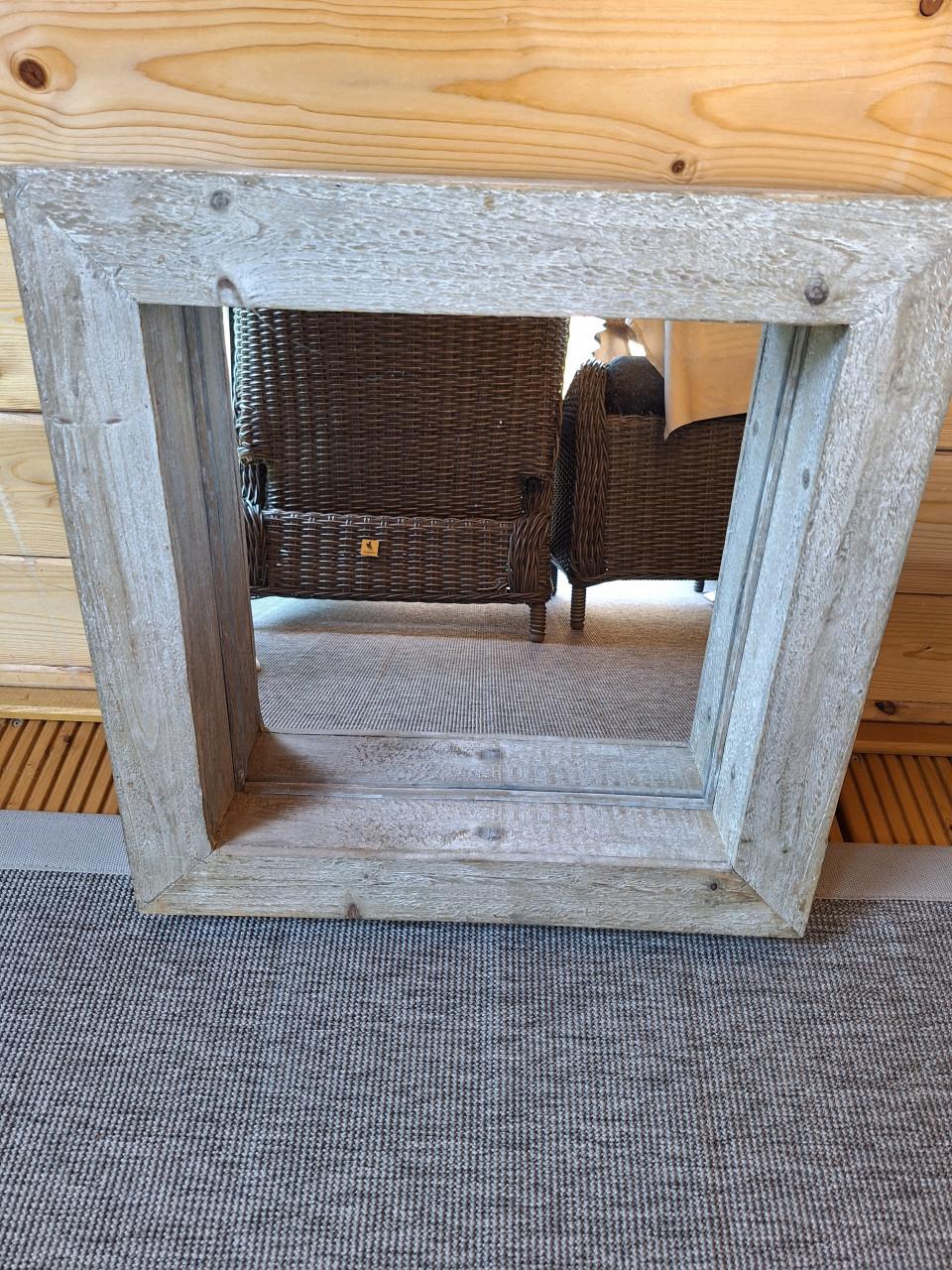 Mooie houten spiegel
