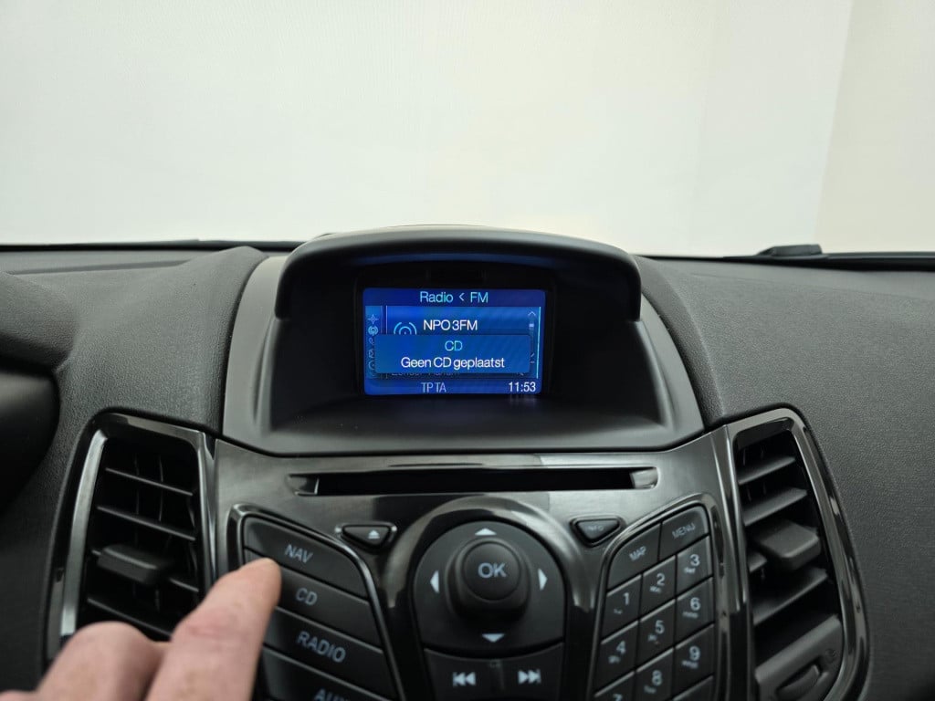 Ford Fiesta occasion titanium uitvoering met cruisecontrol en bluetooth | t