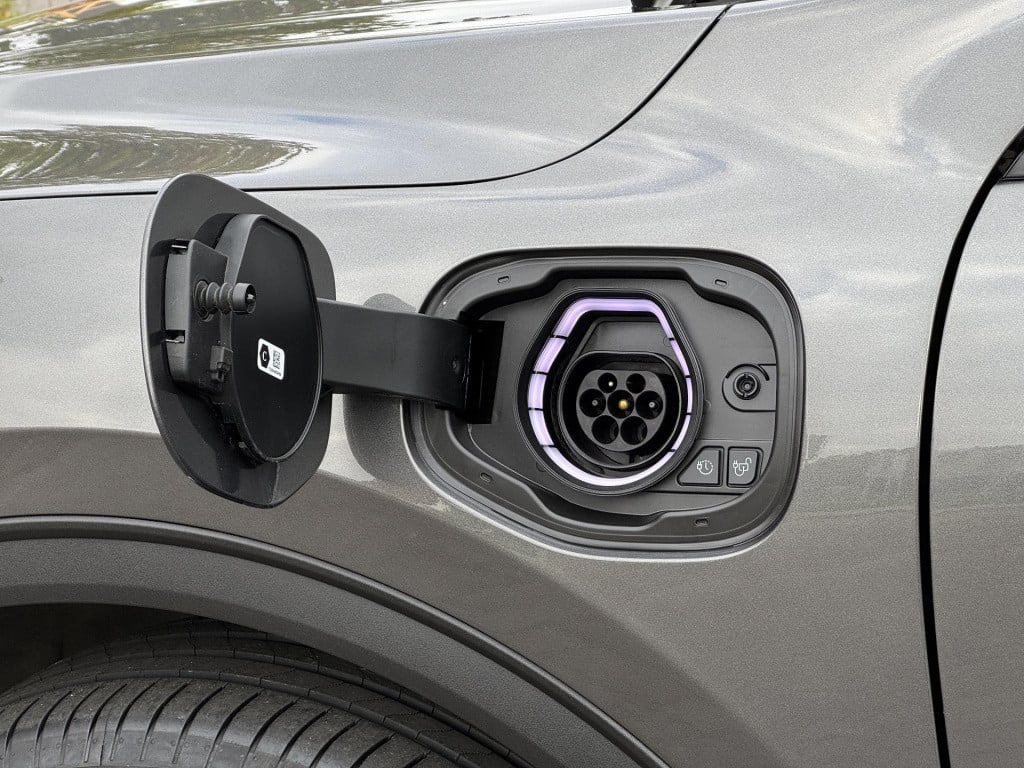 Ford Kuga 2.5 phev titanium trekhaak, nl-auto winter pack