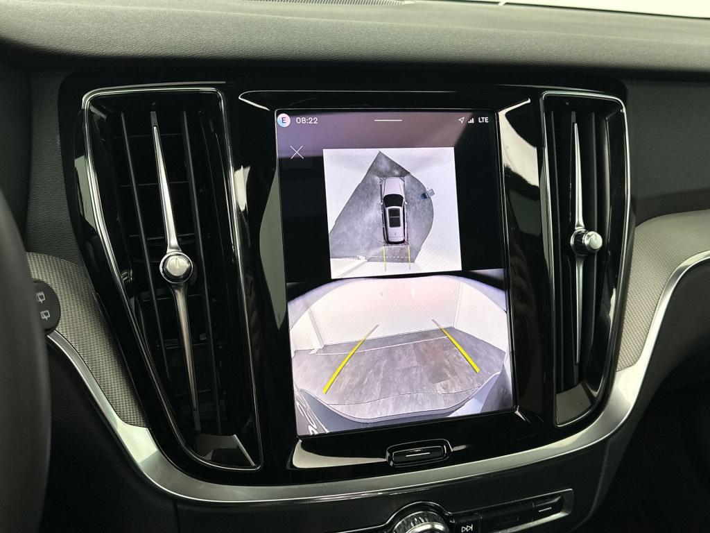 Volvo V60 t8 455pk recharge plus dark| pano| trekhaak| 360camera|