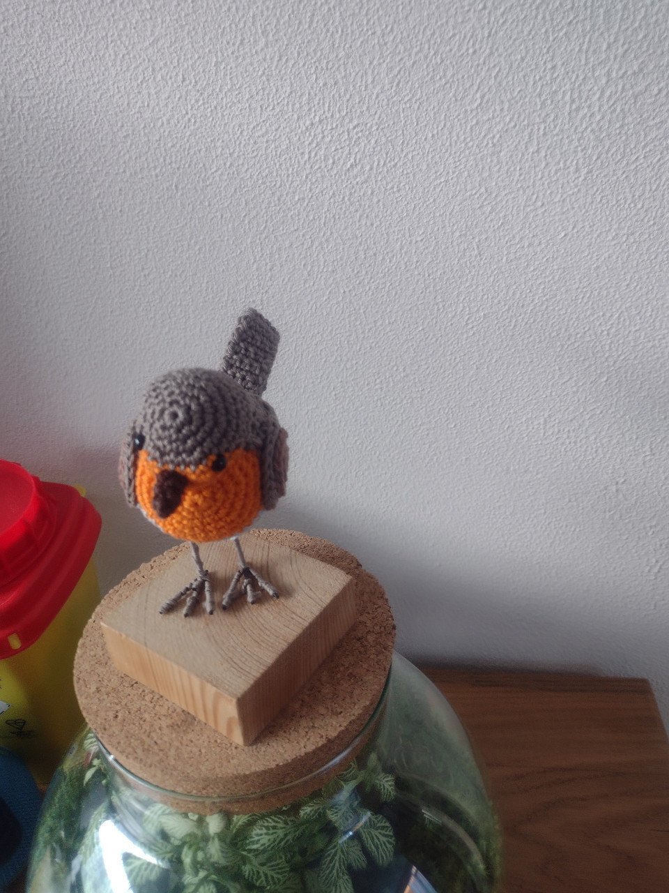 Gehaakte ijsvogel en of roodborstje