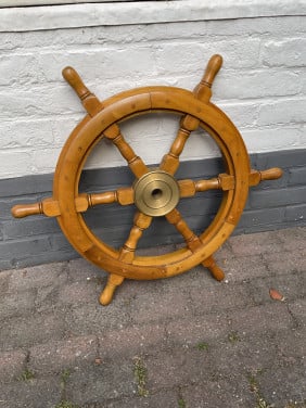Houten stuurwiel boot