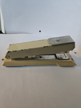 Vintage nietmachine Rapid 25 uit Sweden. Ontwerp Isaberg Ab Hestra.