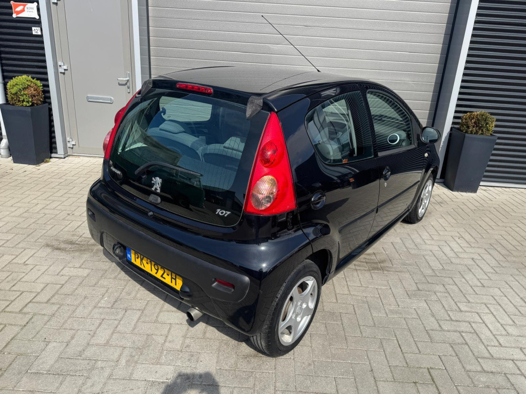 Peugeot 107 1.0-12v xs urban move/nap/apk/airco